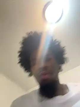 Snapshot of pussyeater_- chatting on 02/14/26, 12:35 pussyeater - online show from 02/14/26, 12:35