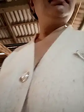 Snapshot of lisn-cute chatting on 02/13/26, 04:30 lisn-cute online show from 02/13/26, 04:30