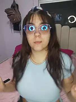 Snapshot of its_lauu_ chatting on 02/07/26, 11:52 its lauu online show from 02/07/26, 11:52