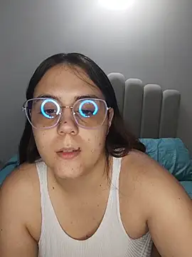 Snapshot of its_lauu_ chatting on 03/02/26, 03:09 its lauu online show from 03/02/26, 03:09