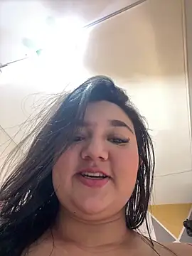 luna bradley  online show from 06/08/26, 02:06