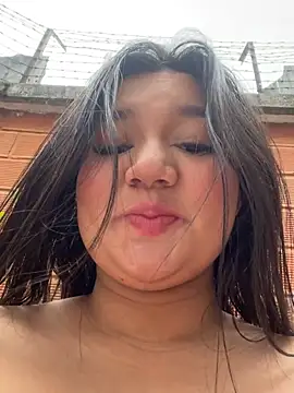 luna bradley  online show from 06/24/26, 01:21
