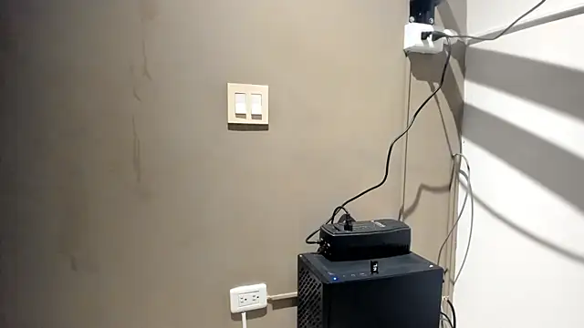 SophieSerrat online show from 03/18/26, 06:05