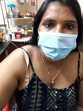 Snapshot of Tamil_uma_69 chatting on 02/24/26, 12:19 Tamil uma 69 online show from 02/24/26, 12:19