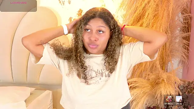 Snapshot of sabrina_lafaux_cr chatting on 03/02/26, 07:32 sabrina lafaux cr online show from 03/02/26, 07:32