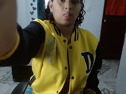 Luna white1 online show from 03/19/26, 12:53