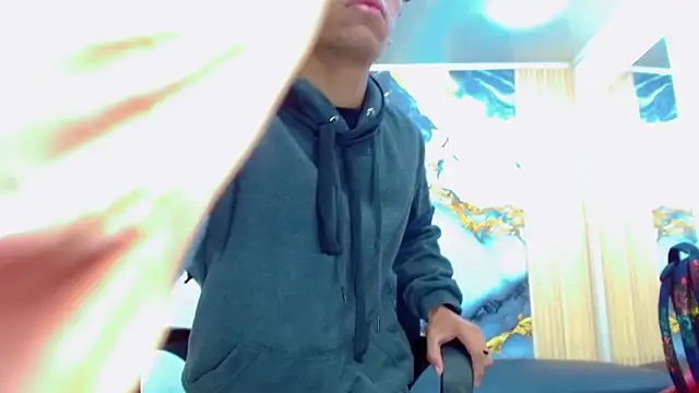 Snapshot of DaviidBuckx_ chatting on 02/18/26, 02:07 DaviidBuckx online show from 02/18/26, 02:07