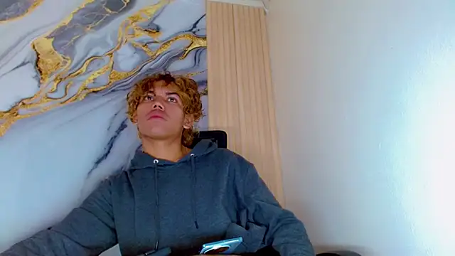 Snapshot of DaviidBuckx_ chatting on 04/05/26, 02:25 DaviidBuckx online show from 04/05/26, 02:25