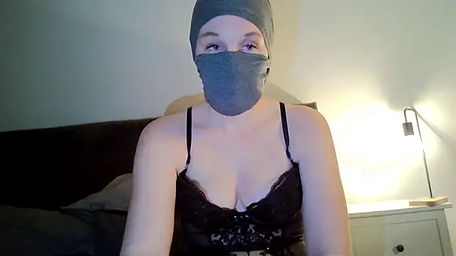 Snapshot of BlueEyesSecret chatting on 02/08/26, 12:25 BlueEyesSecret online show from 02/08/26, 12:25