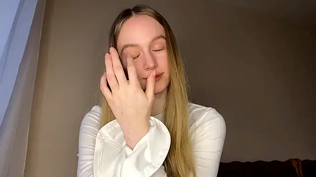 Snapshot of Viktoria_Vibes chatting on 03/02/26, 03:19 Viktoria Vibes online show from 03/02/26, 03:19