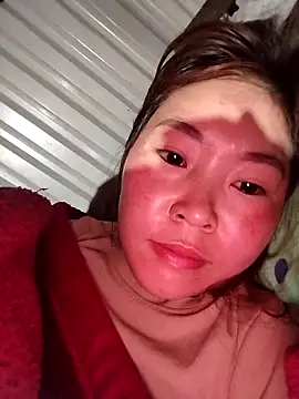 Snapshot of Yiyoongg chatting on 02/12/26, 11:44 Yiyoongg online show from 02/12/26, 11:44