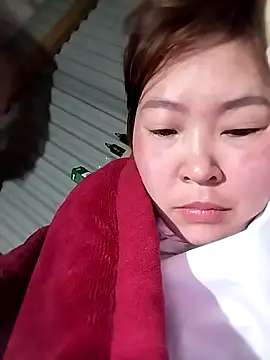 Snapshot of Yiyoongg chatting on 02/15/26, 11:23 Yiyoongg online show from 02/15/26, 11:23