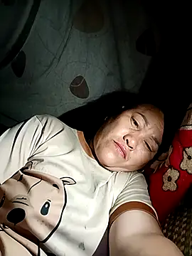 Snapshot of Lucky_baby7 chatting on 04/15/26, 10:21 Lucky baby7 online show from 04/15/26, 10:21