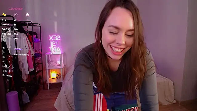 Monroe Linger online show from 04/13/26, 03:17