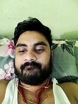 Snapshot of loyalboy_0052 chatting on 04/08/26, 10:59 loyalboy 0052 online show from 04/08/26, 10:59