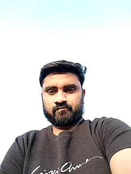 Snapshot of loyalboy_0052 chatting on 04/11/26, 11:58 loyalboy 0052 online show from 04/11/26, 11:58