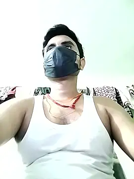 Snapshot of loyalboy_0052 chatting on 04/16/26, 08:26 loyalboy 0052 online show from 04/16/26, 08:26