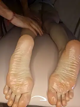 Snapshot of VelvetSolez chatting on 02/17/26, 06:43 VelvetSolez online show from 02/17/26, 06:43