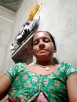 Snapshot of Anitarakkoli chatting on 05/21/26, 04:58 Anitarakkoli online show from 05/21/26, 04:58