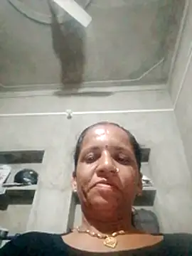 Snapshot of Anitarakkoli chatting on 05/27/26, 10:18 Anitarakkoli online show from 05/27/26, 10:18