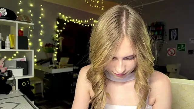 amily sunray online show from 03/25/26, 03:07