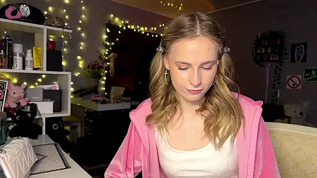 amily sunray online show from 03/26/26, 02:33