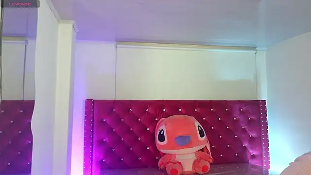 Snapshot of babyy_nicols_m chatting on 02/19/26, 11:06 babyy nicols m online show from 02/19/26, 11:06