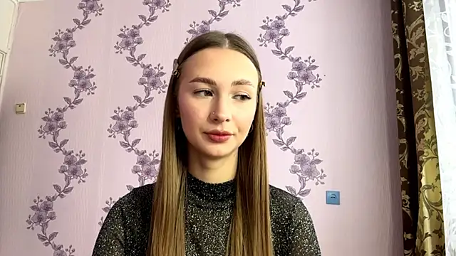 Snapshot of LacieHelaire chatting on 03/03/26, 07:25 LacieHelaire online show from 03/03/26, 07:25