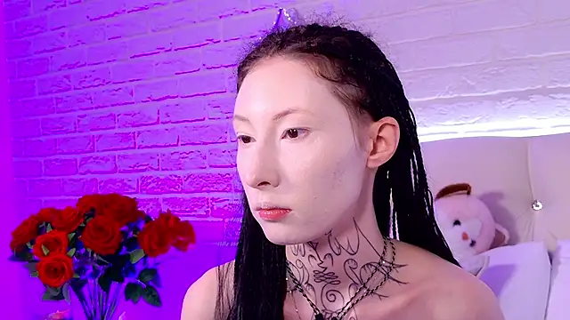 Snapshot of roxy_morrison_x chatting on 06/29/26, 03:35 roxy morrison x online show from 06/29/26, 03:35