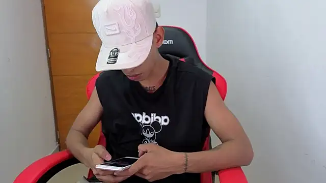 Niklausxxx online show from 02/09/26, 05:28