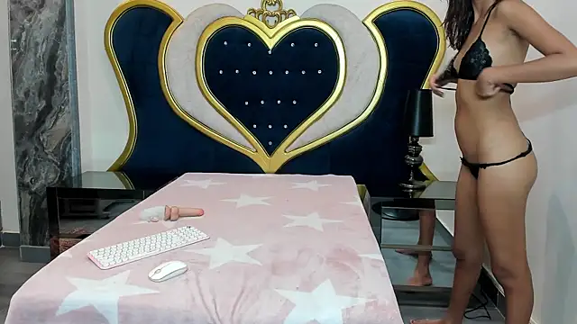 Snapshot of LinaSalazar chatting on 02/16/26, 07:21 LinaSalazar online show from 02/16/26, 07:21