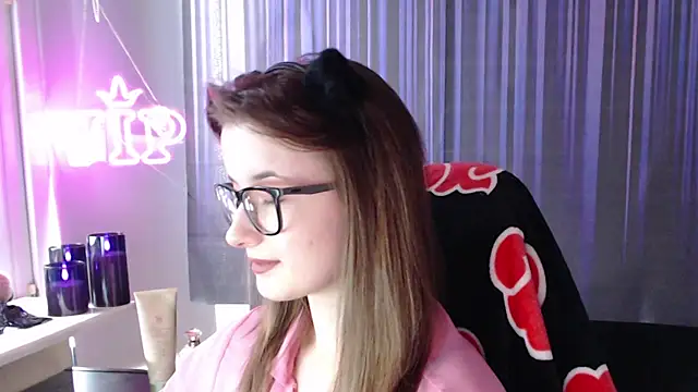 Snapshot of LunaXcherry chatting on 06/21/26, 11:13 LunaXcherry online show from 06/21/26, 11:13