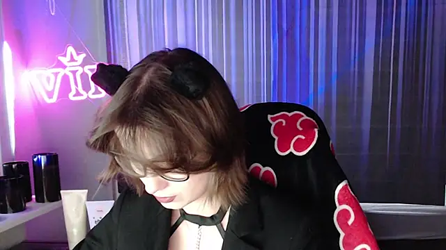 Snapshot of LunaXcherry chatting on 07/21/26, 04:42 LunaXcherry online show from 07/21/26, 04:42