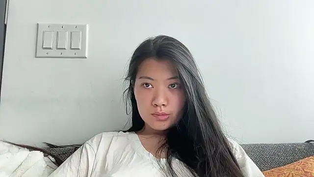 Joycelovely online show from 05/13/26, 06:05