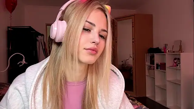 Snapshot of Evva_mayy chatting on 03/02/26, 06:58 Evva mayy online show from 03/02/26, 06:58