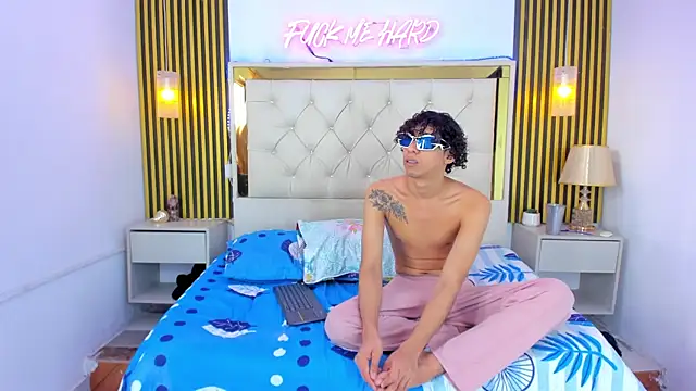 Adventurous Boys online show from 04/07/26, 06:08