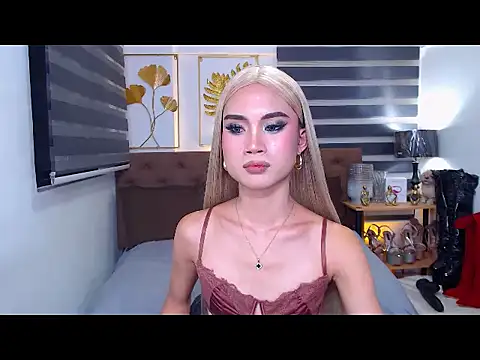 Snapshot of JuicyCockThea chatting on 06/15/26, 03:58 JuicyCockThea online show from 06/15/26, 03:58