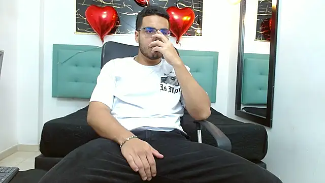 Snapshot of Trevor_Ash chatting on 02/21/26, 03:29 Trevor Ash online show from 02/21/26, 03:29