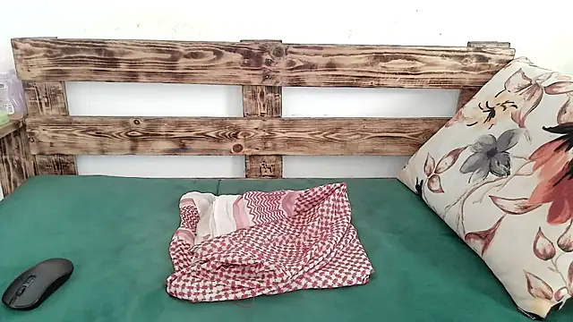 Snapshot of elfaty chatting on 04/08/26, 09:20 elfaty online show from 04/08/26, 09:20