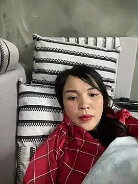 Snapshot of Strawberry-wet chatting on 02/13/26, 02:35 Strawberry-wet online show from 02/13/26, 02:35