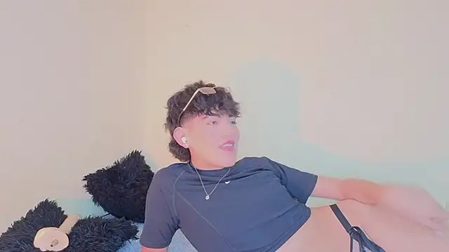 max femboy online show from 07/14/26, 05:23