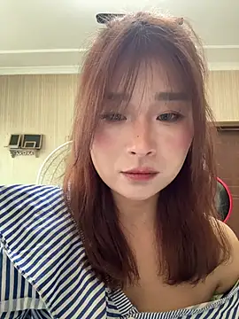 Snapshot of A-cola chatting on 02/27/26, 08:25 A-cola online show from 02/27/26, 08:25