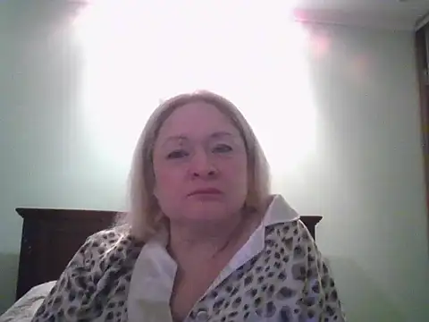 Snapshot of Veronica5489 chatting on 03/03/26, 10:04 Veronica5489 online show from 03/03/26, 10:04
