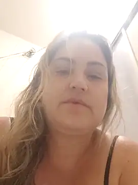 Julia2027 online show from 03/05/26, 08:10