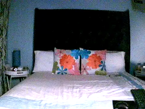 Snapshot of KINKYDOLL4U chatting on 02/15/26, 07:43 KINKYDOLL4U online show from 02/15/26, 07:43