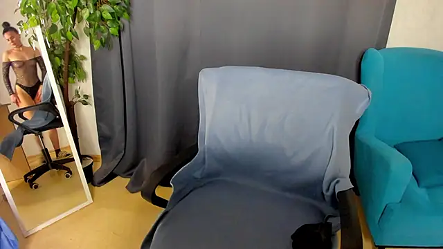 little  isabel online show from 05/21/26, 07:59