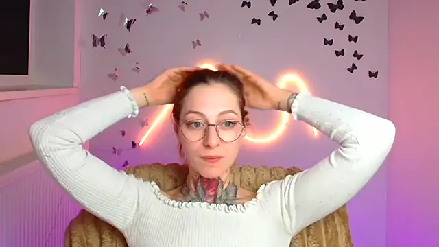 Esmi Winter online show from 03/04/26, 10:16