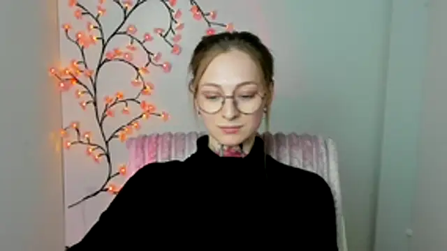 Esmi Winter online show from 04/07/26, 06:52