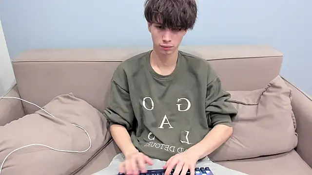 Snapshot of Ur_NextDoor_Boy chatting on 02/10/26, 07:29 Ur NextDoor Boy online show from 02/10/26, 07:29