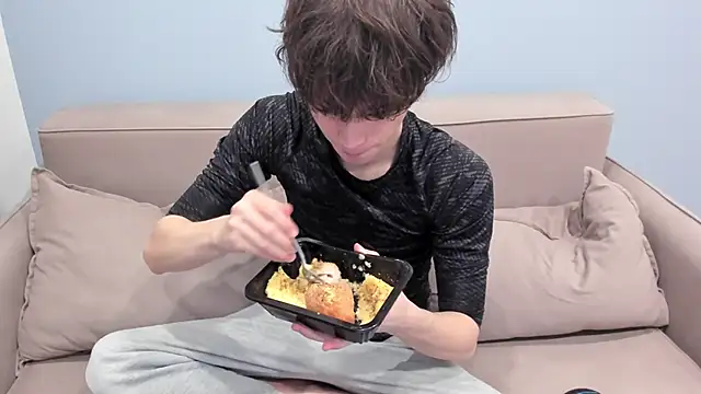 Snapshot of Ur_NextDoor_Boy chatting on 02/12/26, 07:31 Ur NextDoor Boy online show from 02/12/26, 07:31